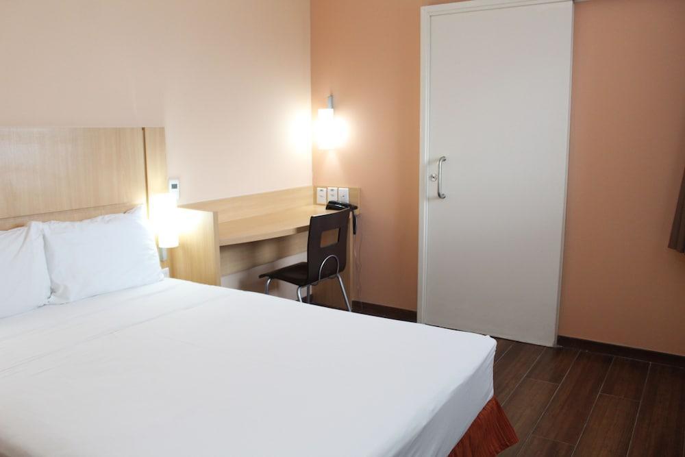 Ibis Feira De Santana Hotel ภายนอก รูปภาพ