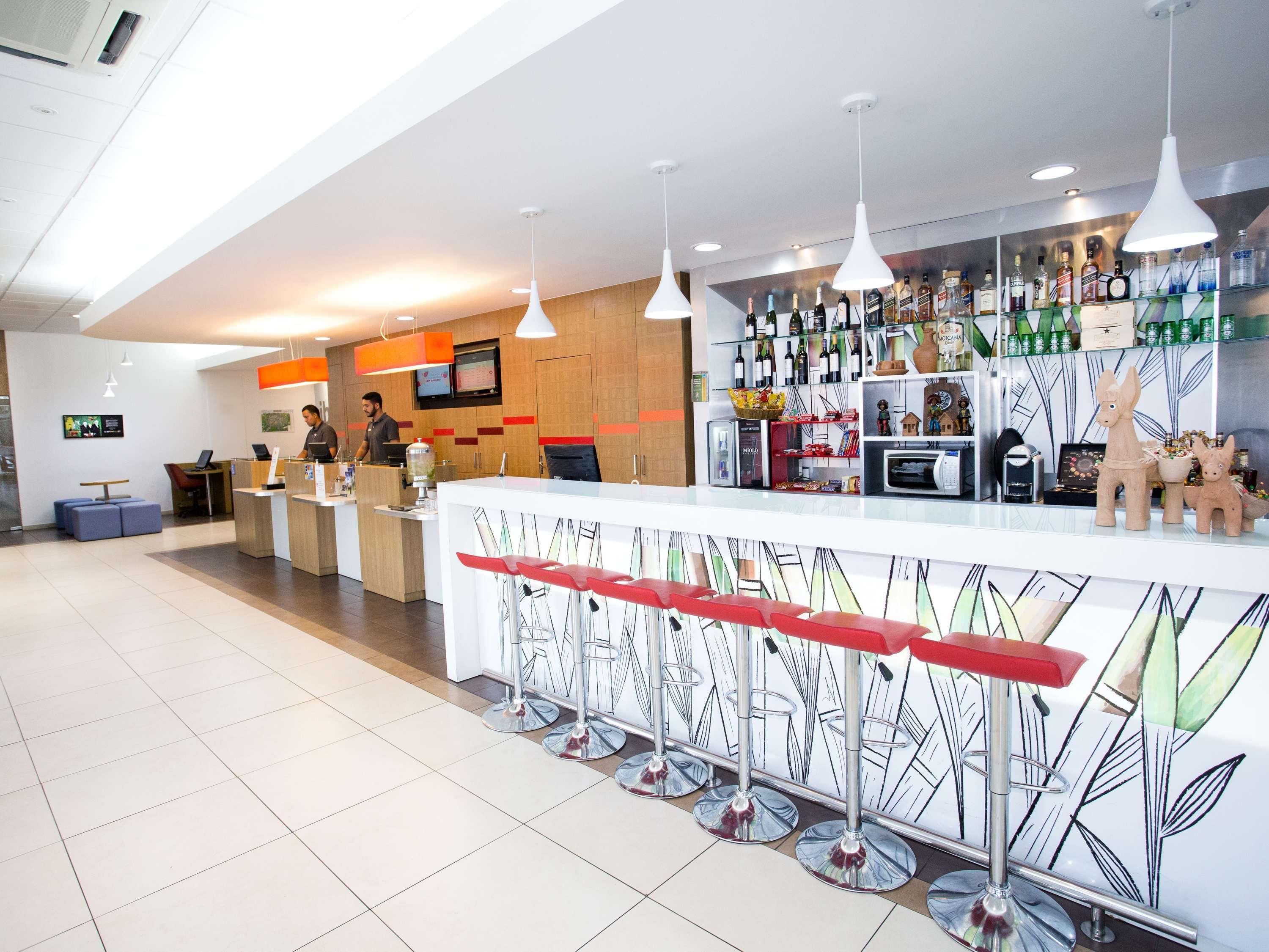 Ibis Feira De Santana Hotel ภายนอก รูปภาพ