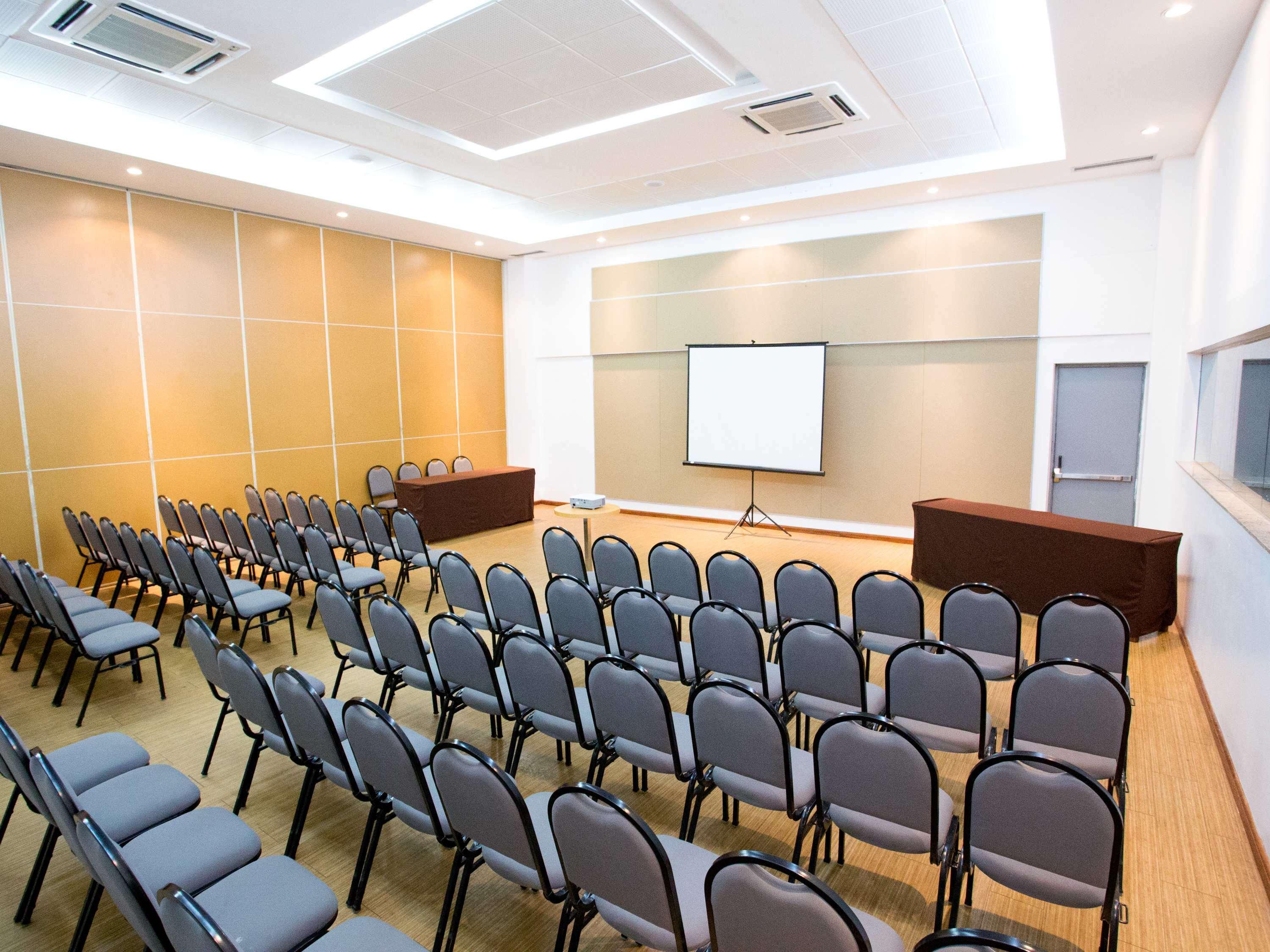 Ibis Feira De Santana Hotel ภายนอก รูปภาพ