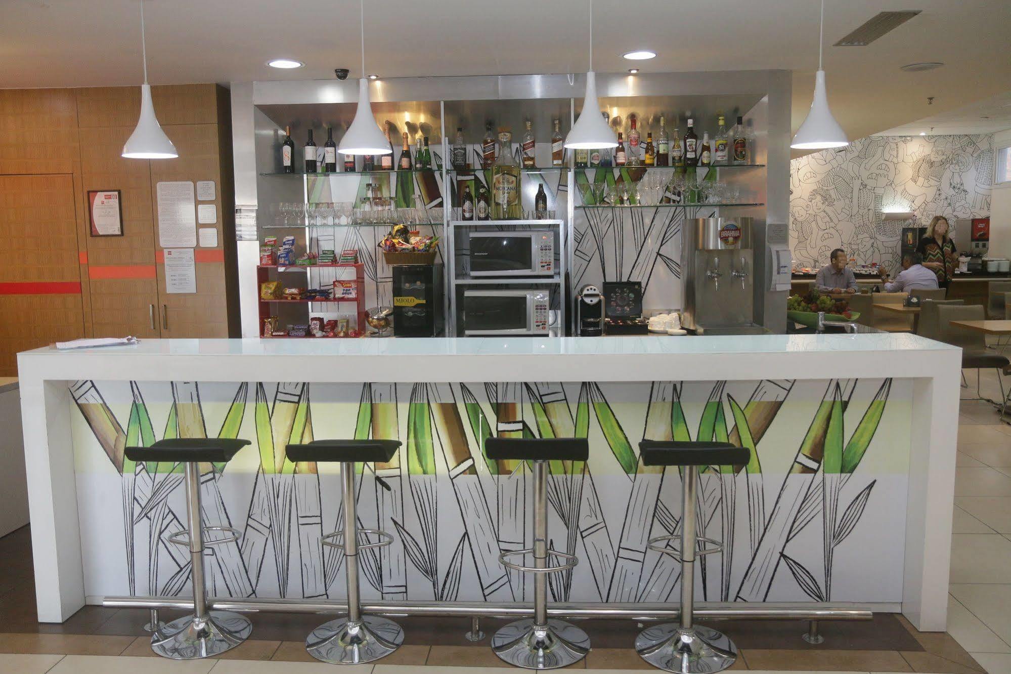 Ibis Feira De Santana Hotel ภายนอก รูปภาพ