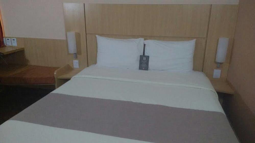Ibis Feira De Santana Hotel ภายนอก รูปภาพ